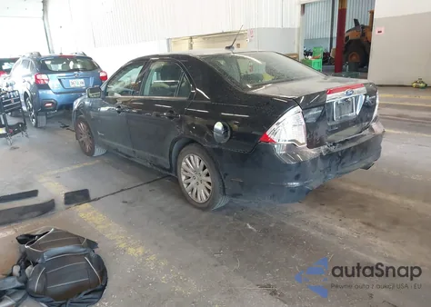 2011 Ford Fusion Hybrid z USA, uszkodzony, nr VIN 3FADP0L35BR130495